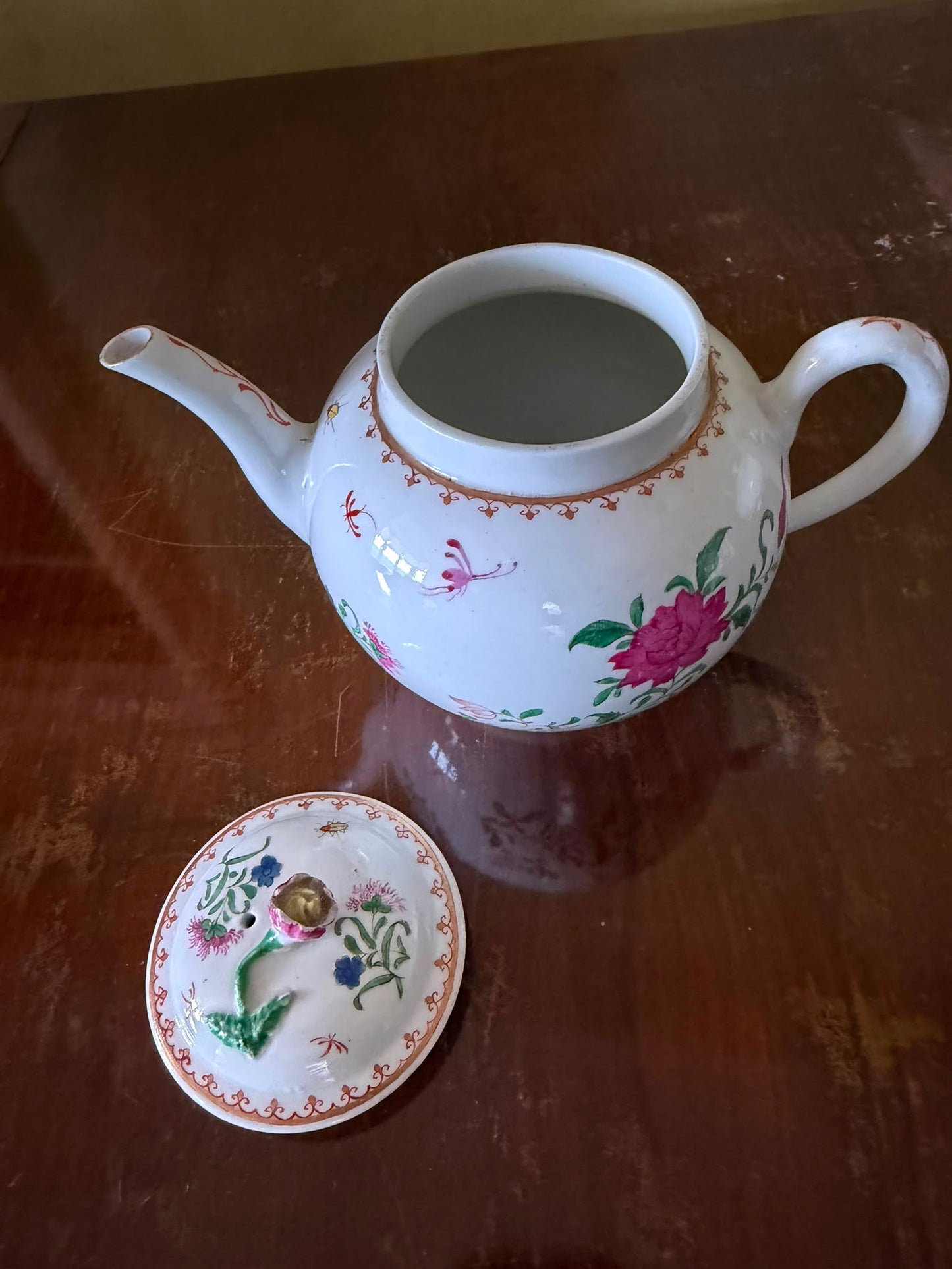 10 COLLECTABLE PIECES