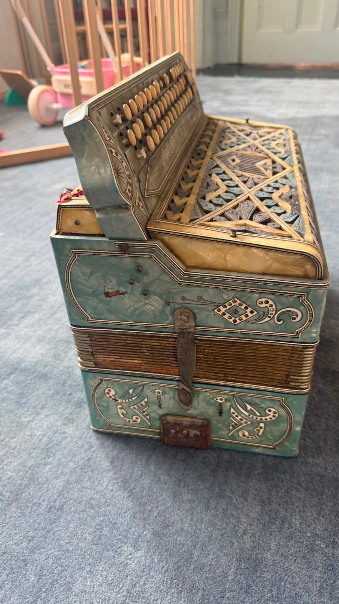 FRENCH ACCORDION