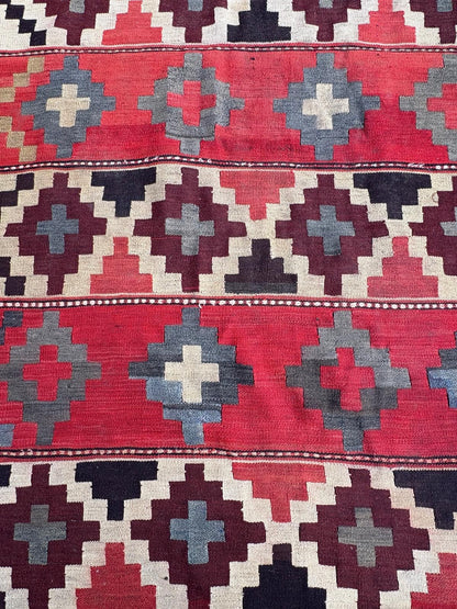 KILIM RUG
