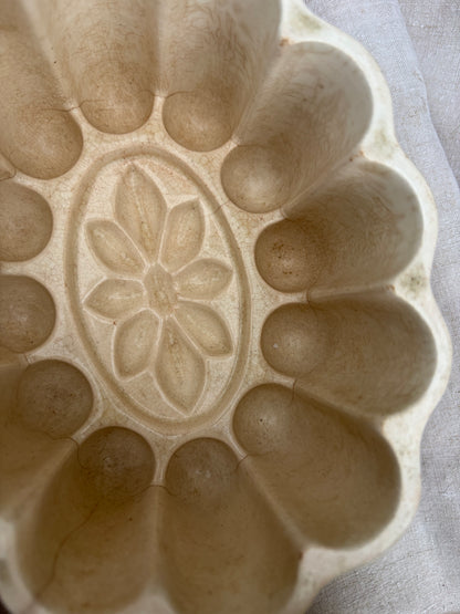 4 JELLY MOULDS