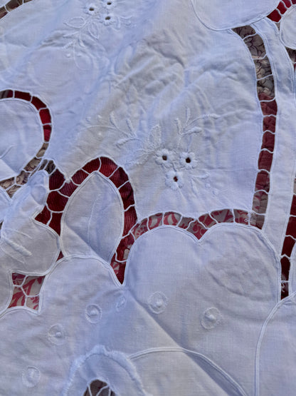 ROUND TABLECLOTH