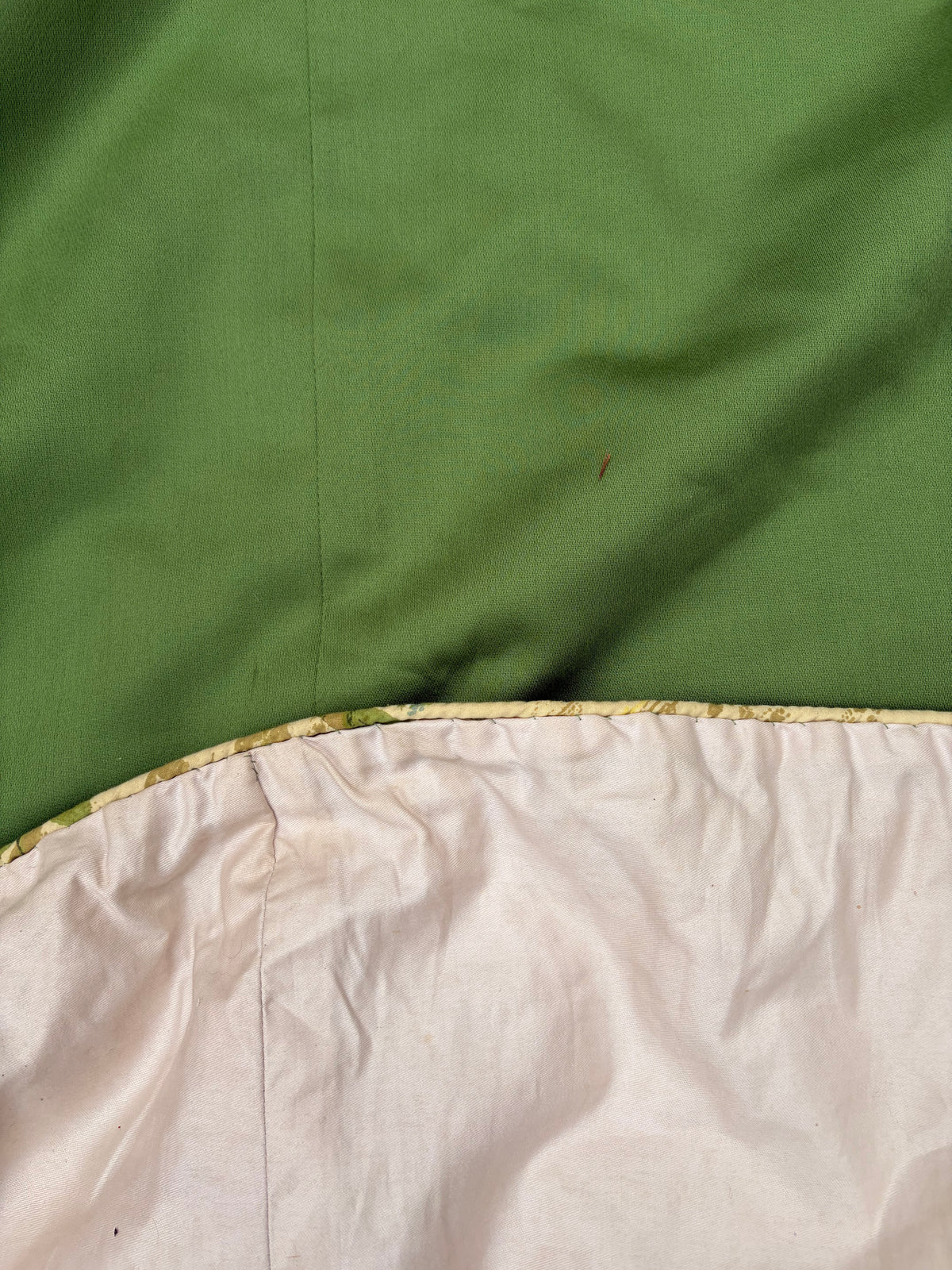 CIRCULAR CLOTH