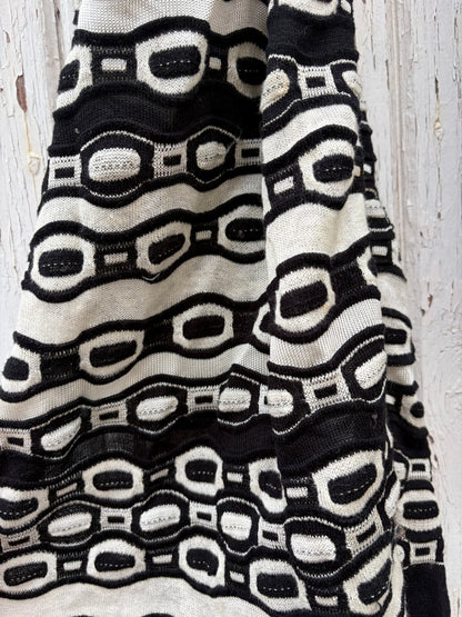 5 BLACK AND WHITE SCARVES