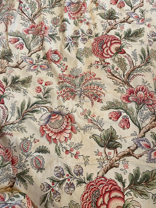 BOUSSAC CURTAINS AND PELMET
