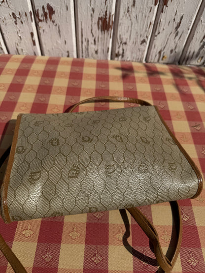 CHRISTIAN DIOR