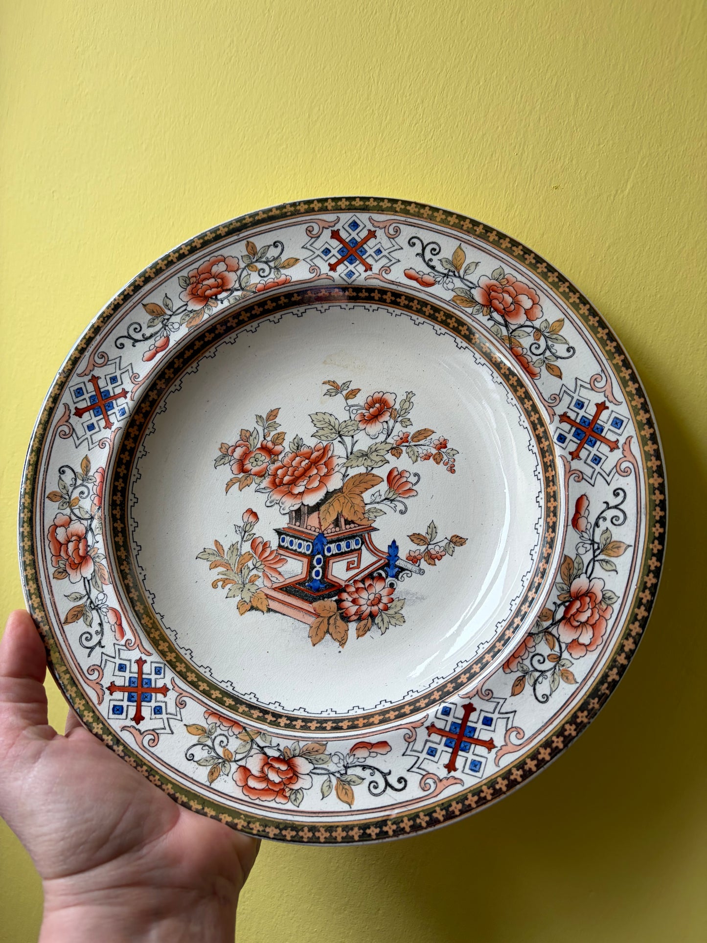 SHALLOW BOWLS
