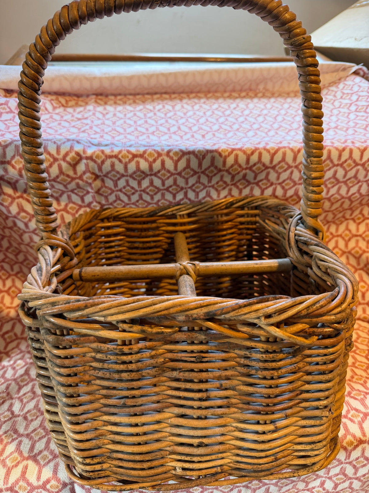 BOTTLE BASKET