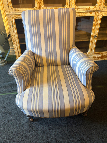 ARM CHAIR