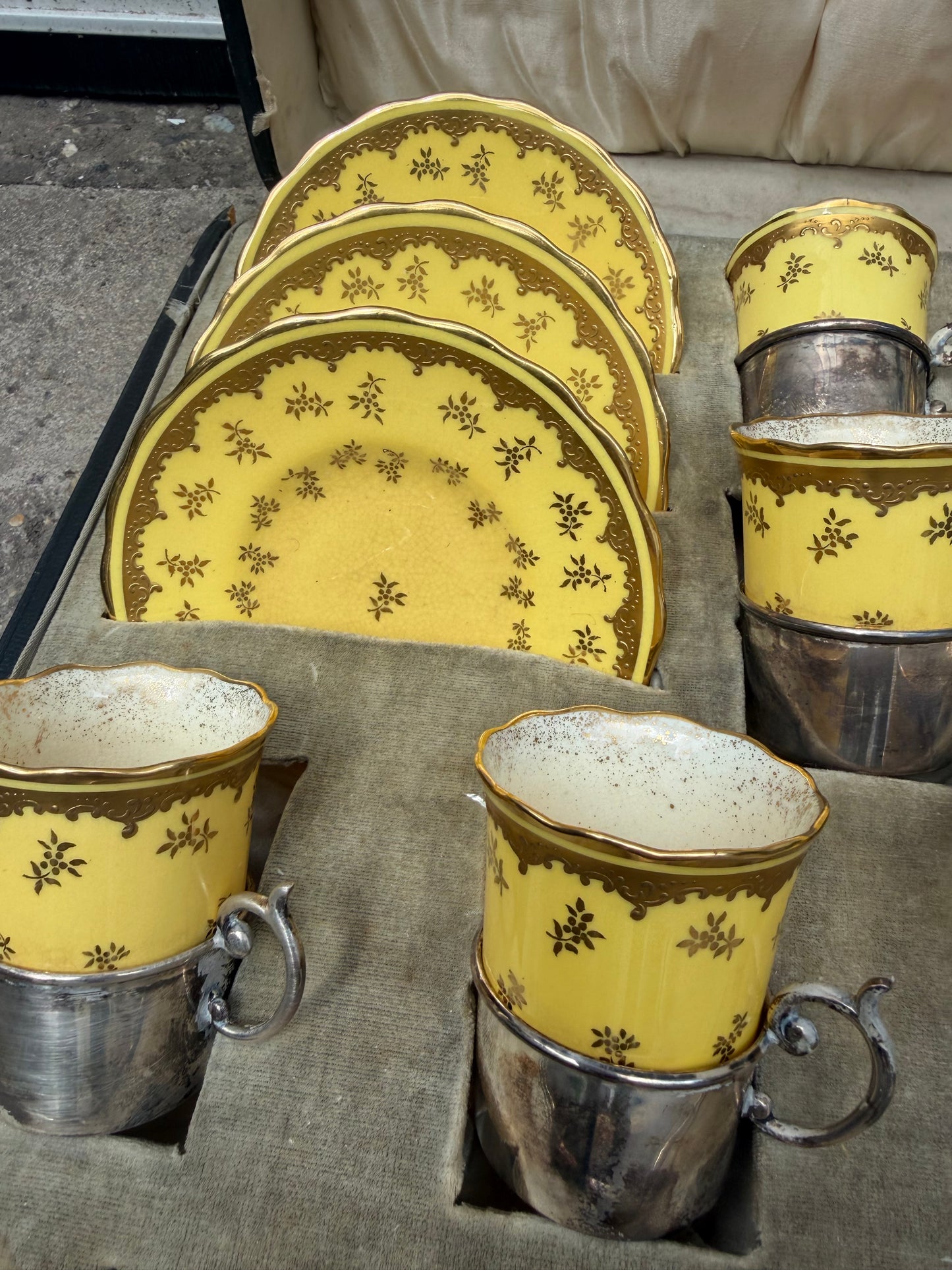 COFFEE SET IN CASE