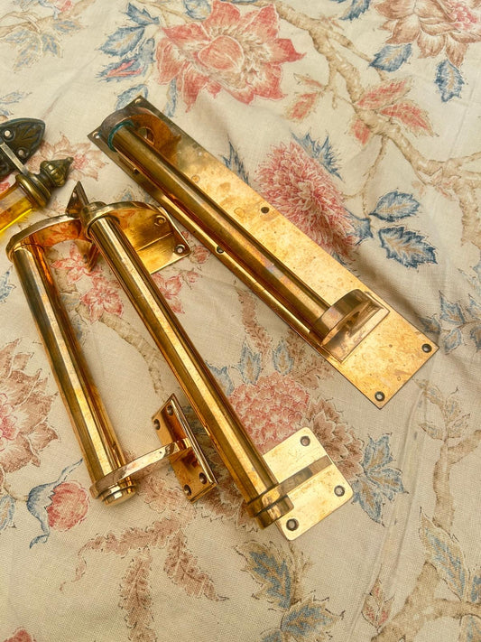 DOOR HANDLES