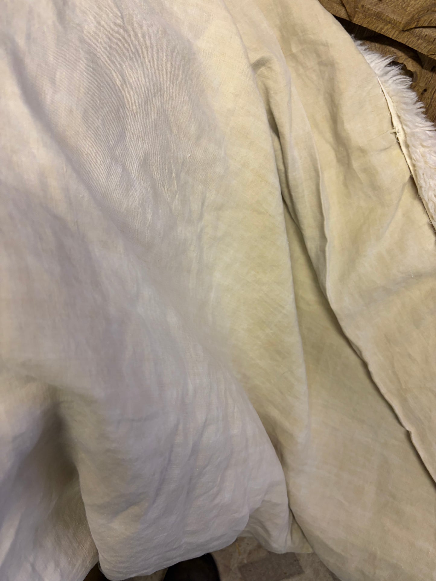 FAUX FUR THROW