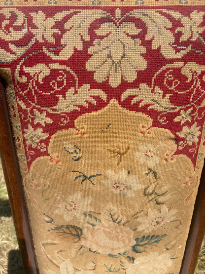 ANTIQUE CHAIR