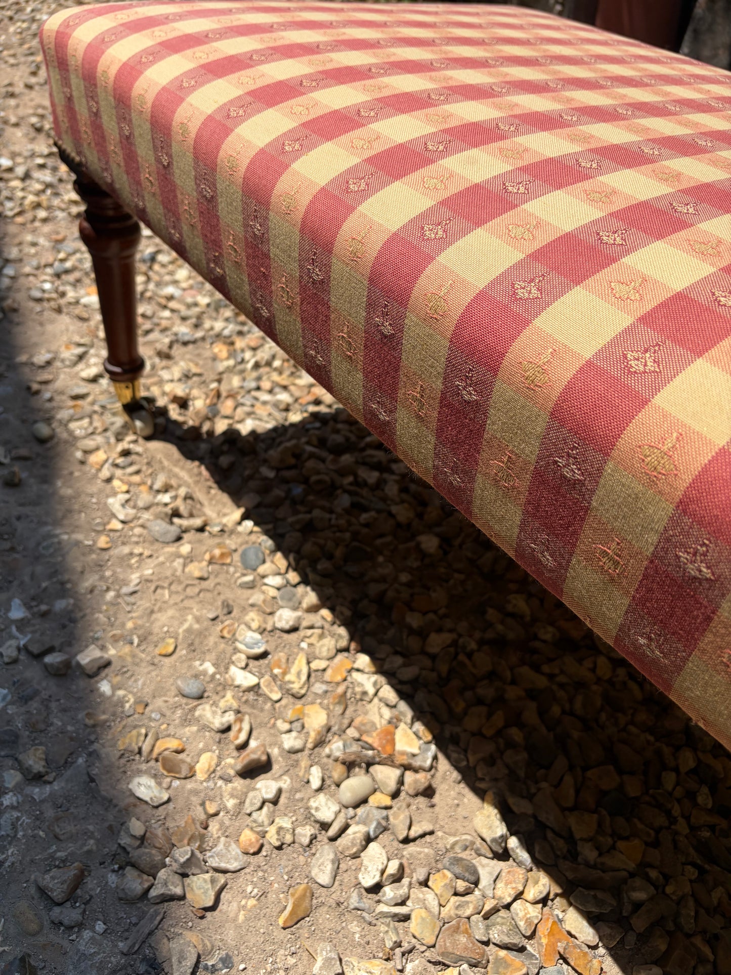 FOOTSTOOL