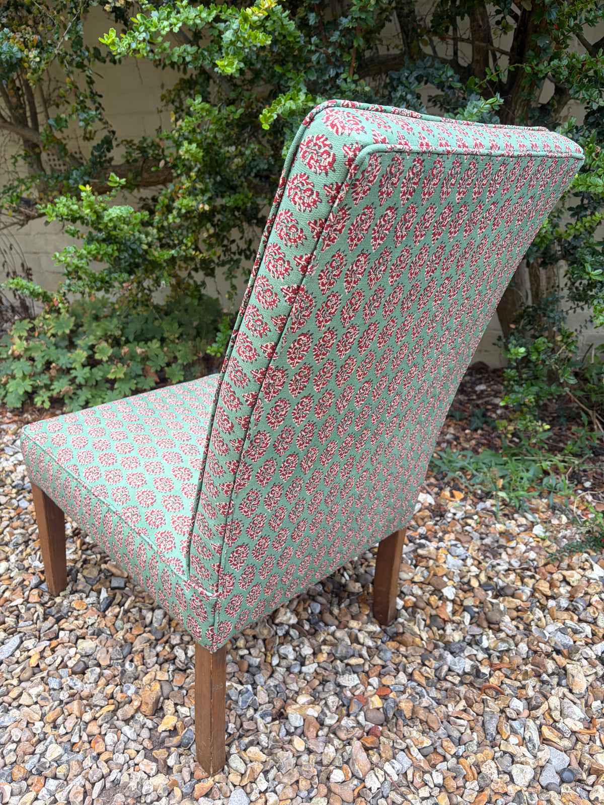 SLIPPER CHAIR