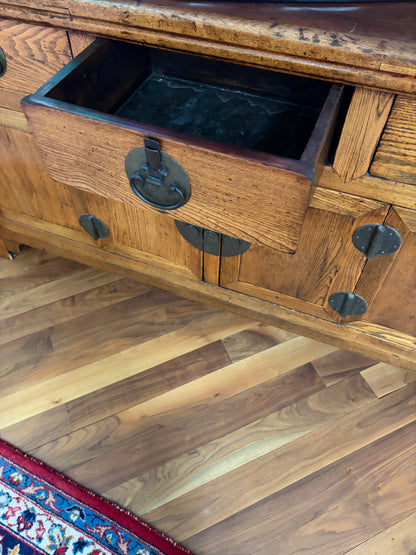 CONSOLE TABLE