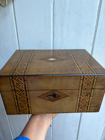 ANTIQUE BOX