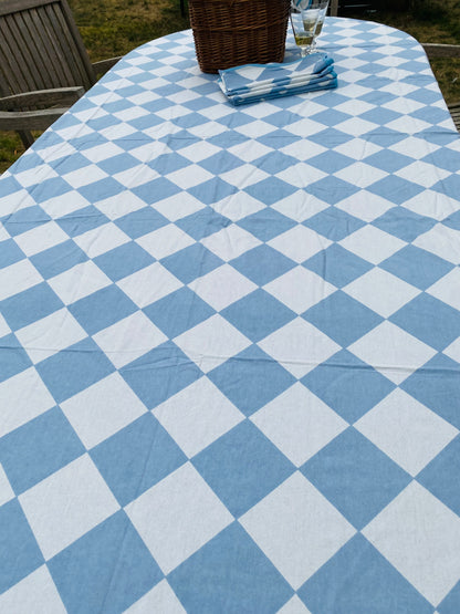 TABLECLOTH AND 6 NAPKINS SET