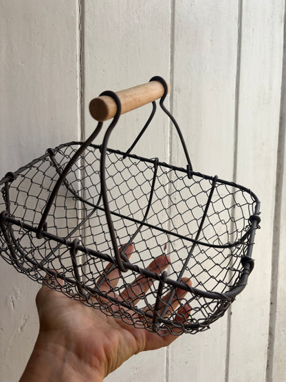 WIRE BASKET