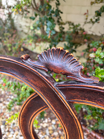 ANTIQUE CHAIR
