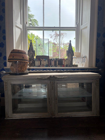 GLAZED CABINET - LARGE