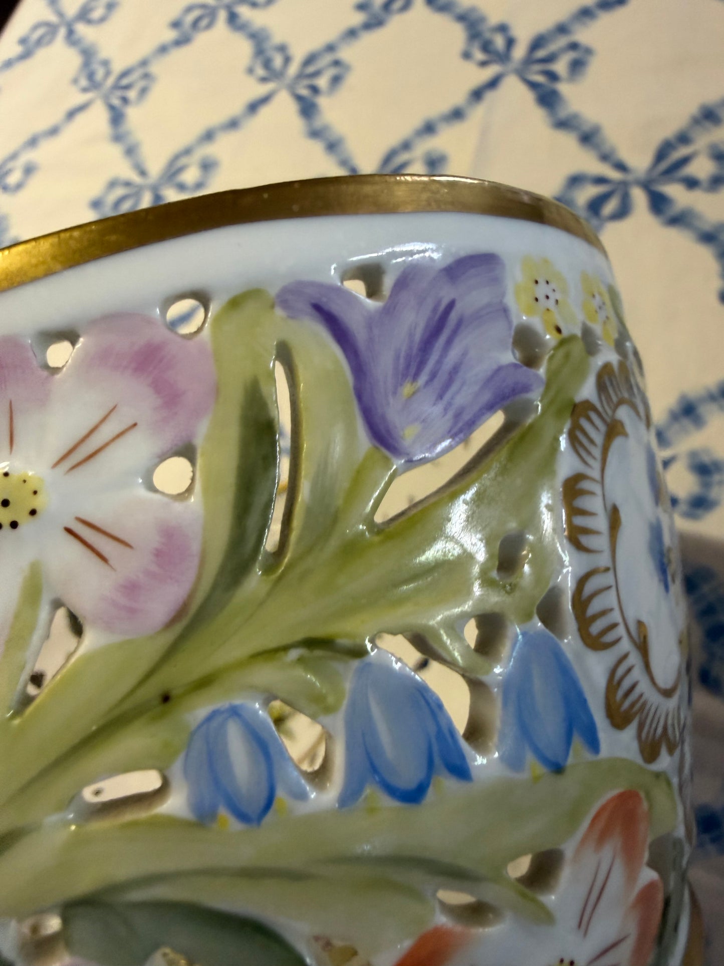 PRETTY BOWL