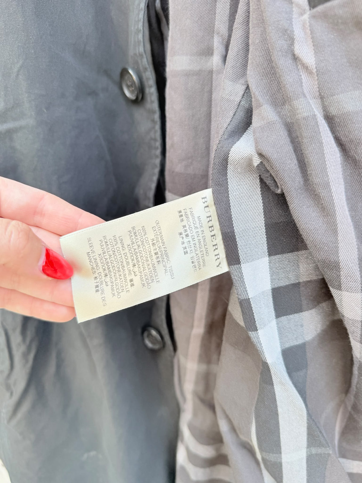 BURBERRY TRENCH COAT
