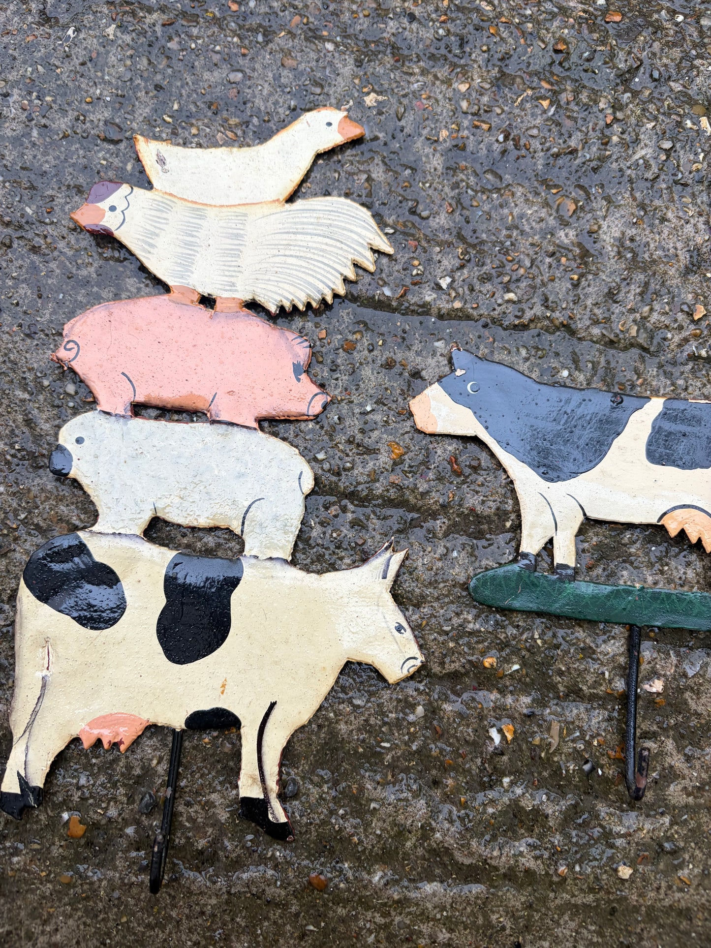 ANIMAL PEGS