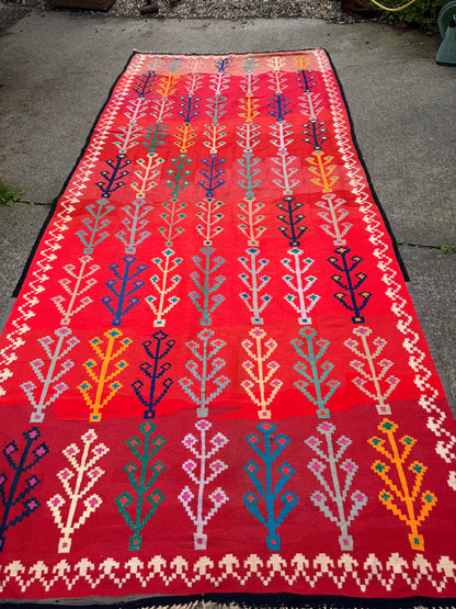 RED KILIM