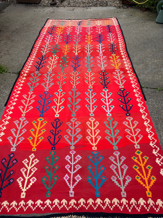 RED KILIM