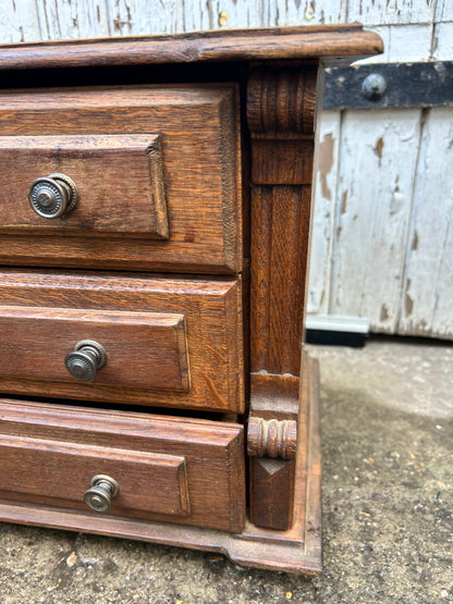 CHEST OF DRAWERS