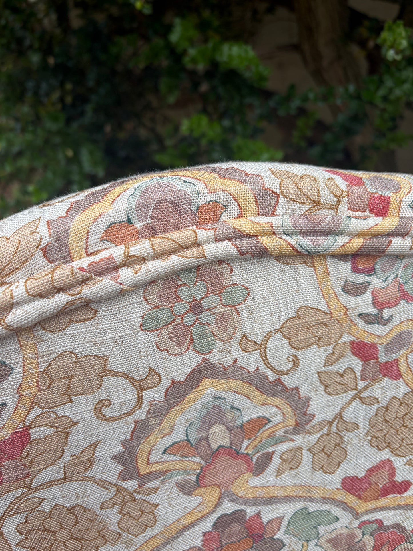 SLIPPER CHAIR