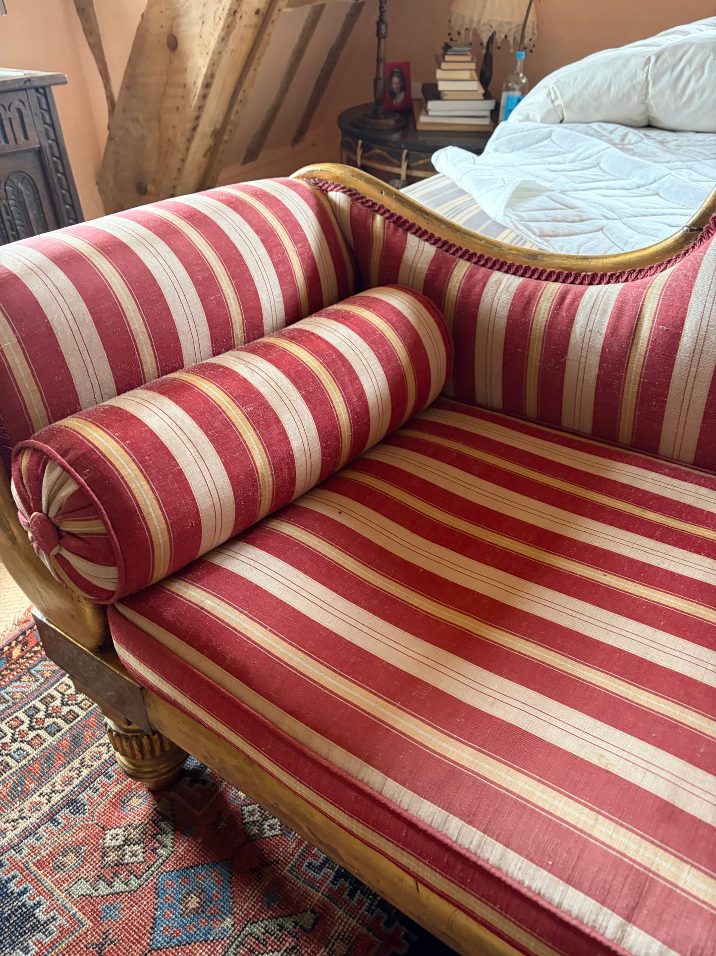 CHAISE