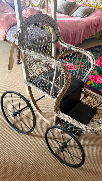 VINTAGE PUSH CHAIR