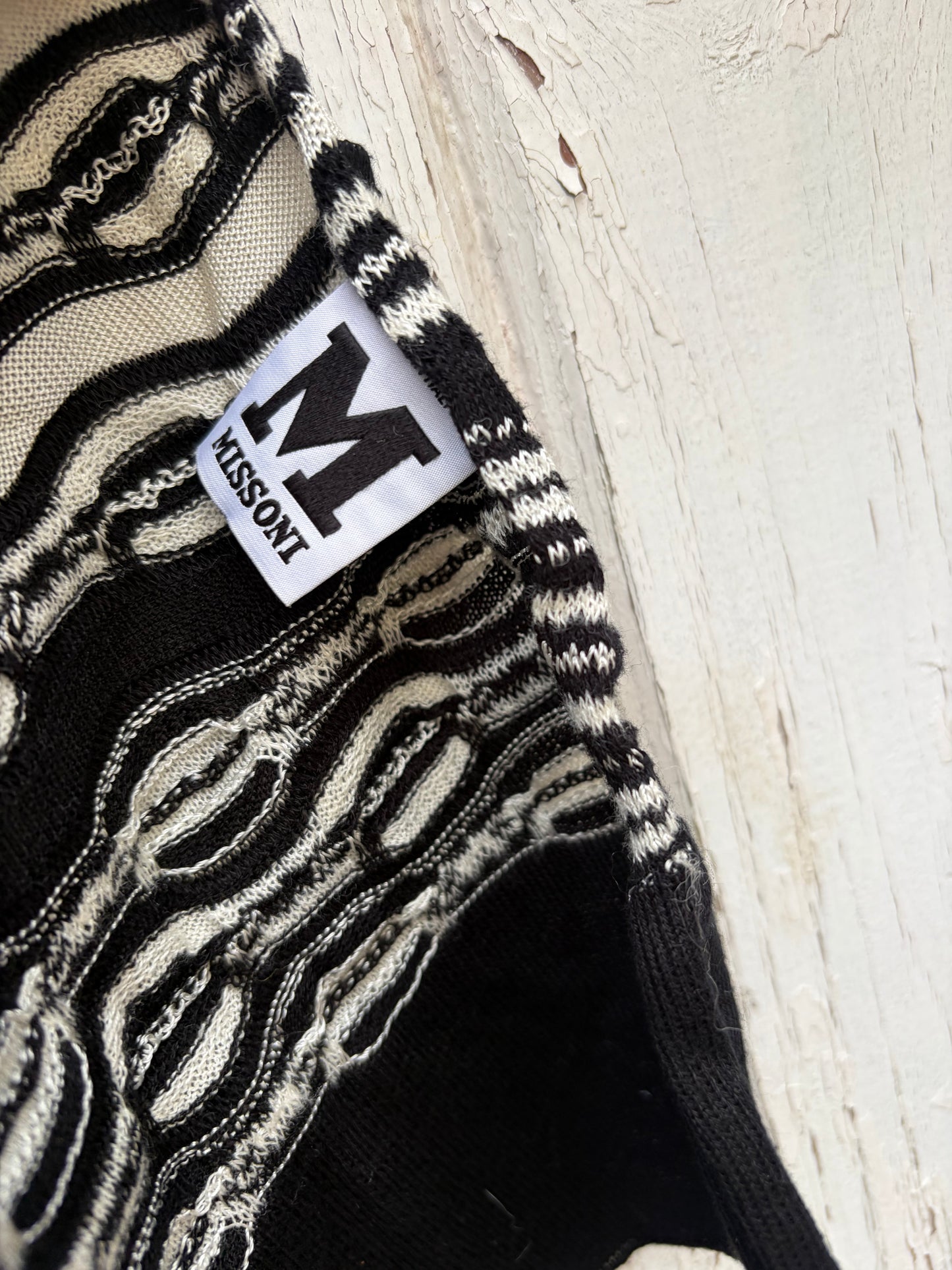 5 BLACK AND WHITE SCARVES