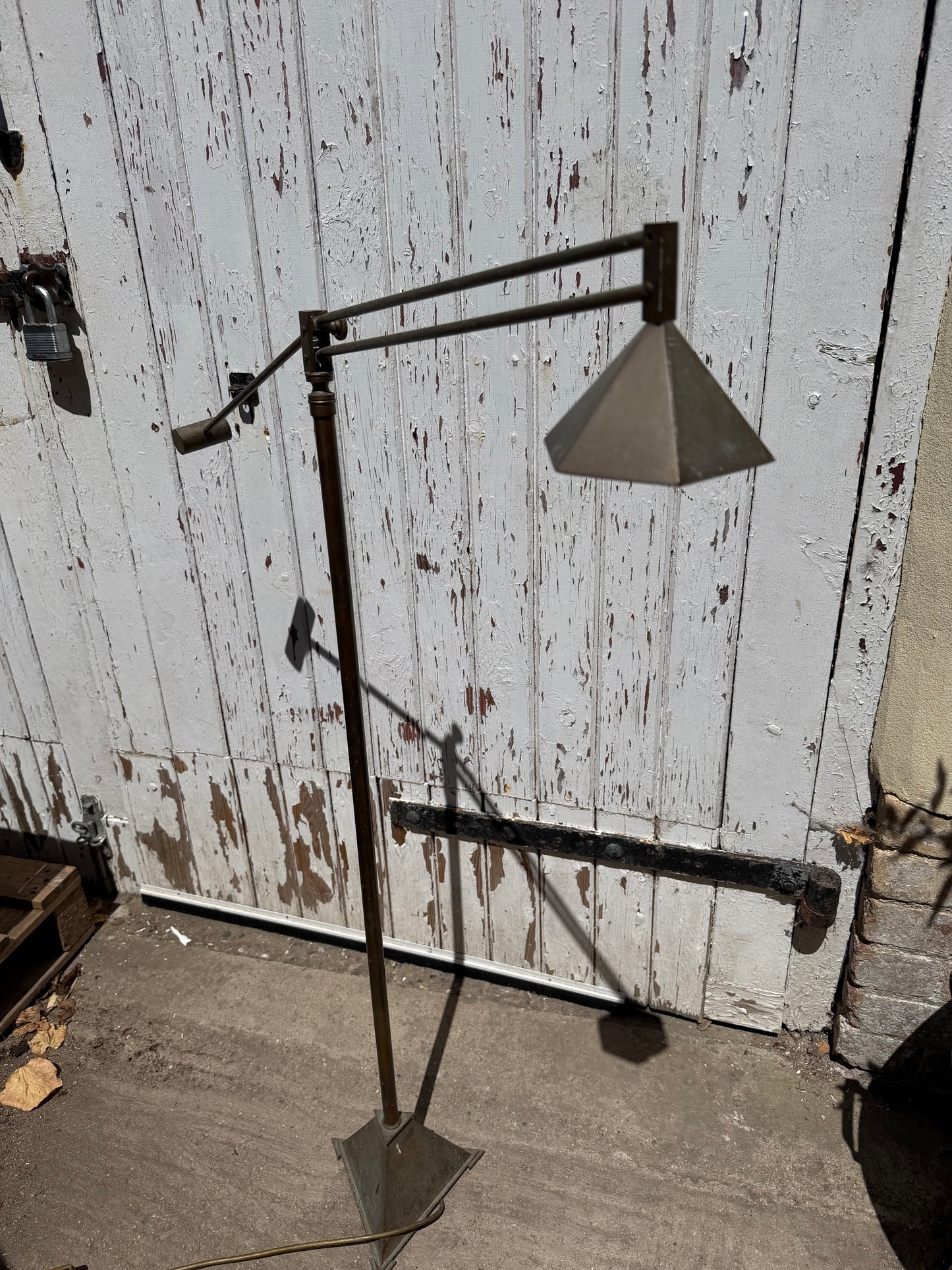 BRASS LAMP