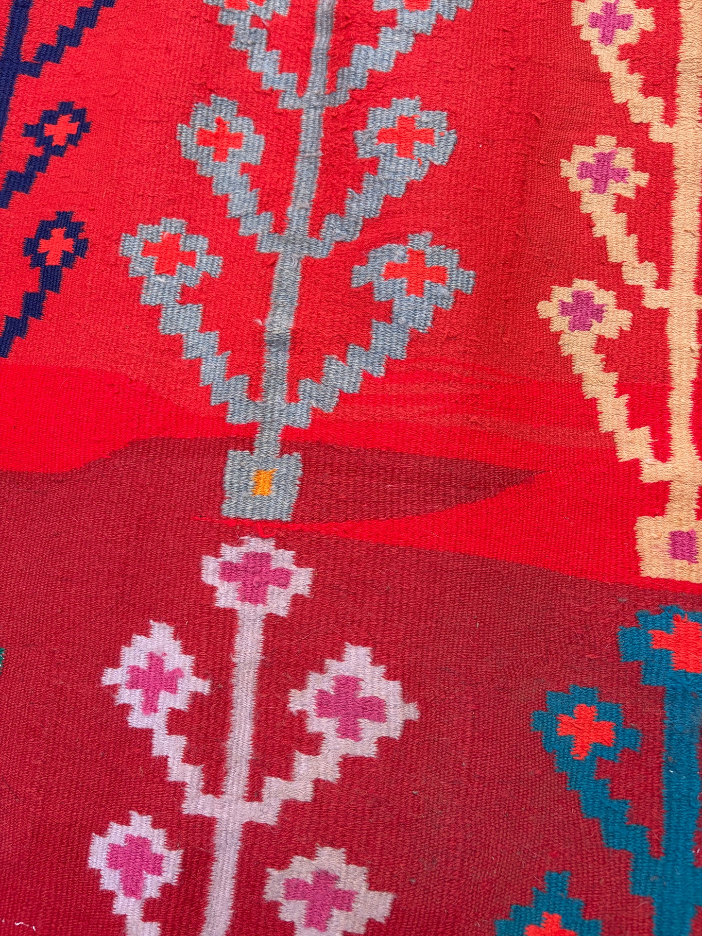 RED KILIM