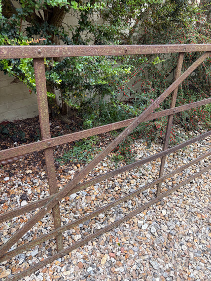 VICTORIAN GATE