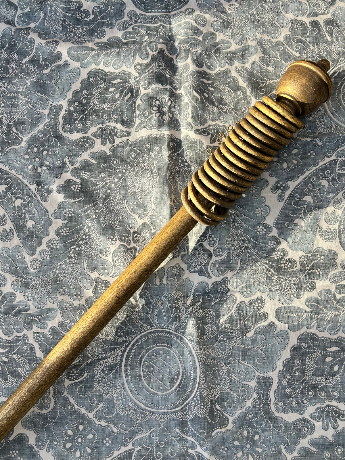 CURTAIN POLE