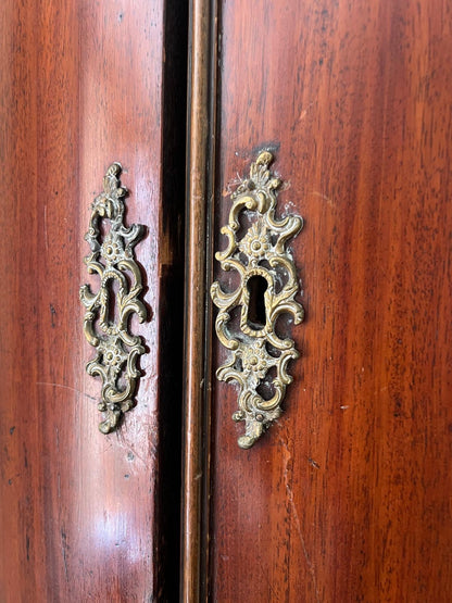 CORNER CABINET