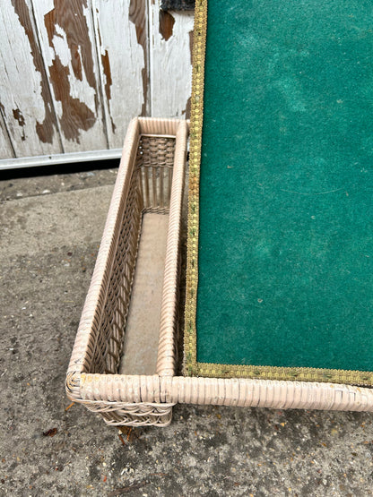 WICKER TRAY