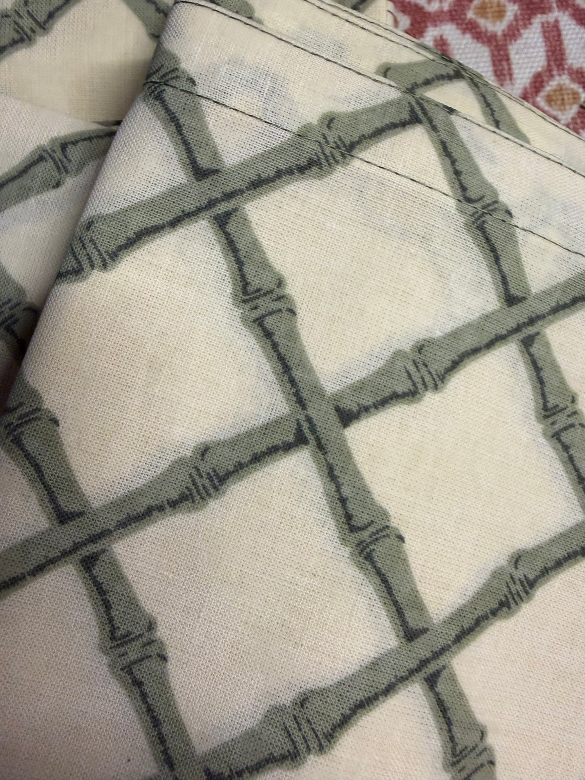 TABLECLOTH & NAPKINS