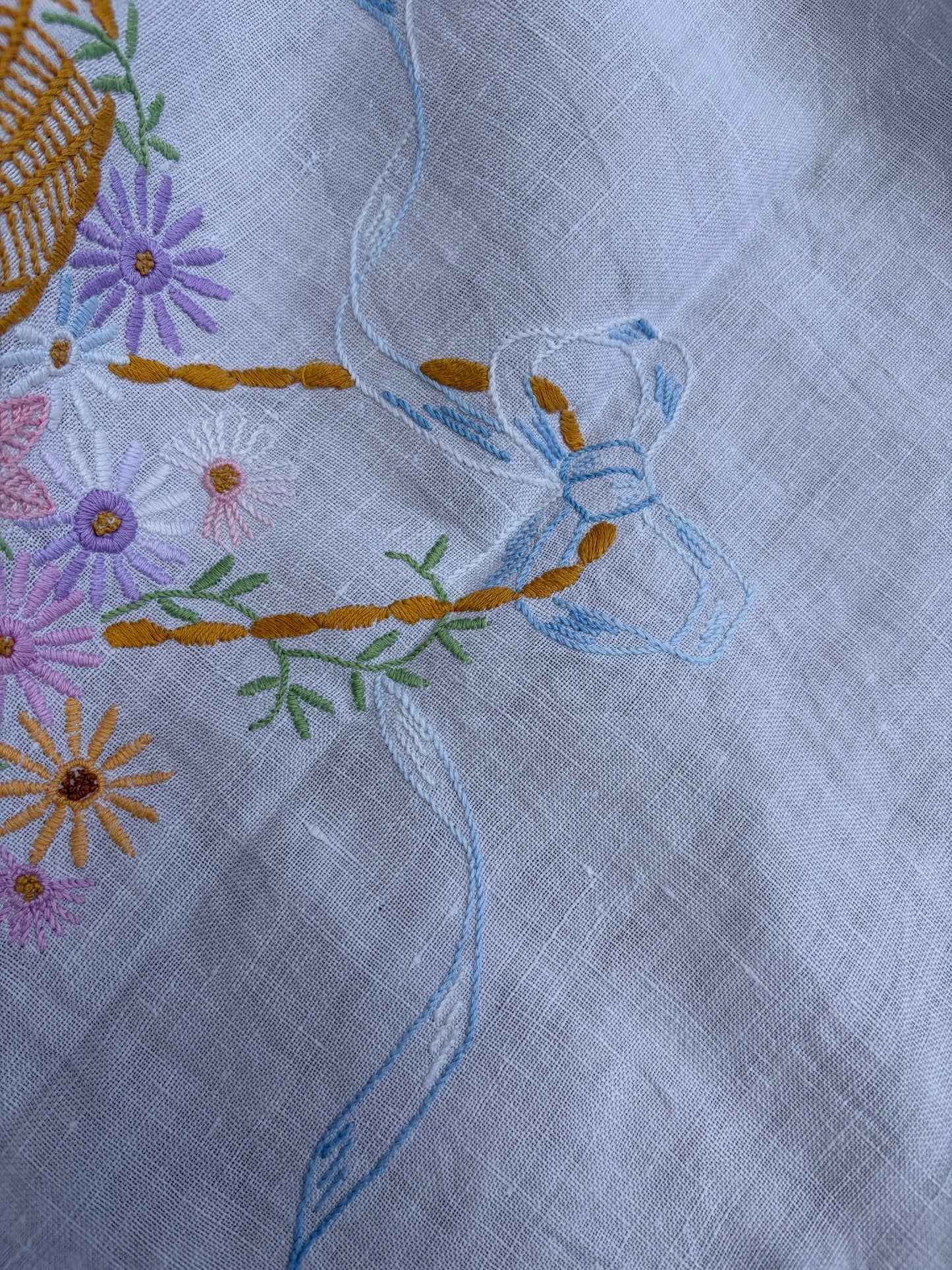 LINEN TABLECLOTHS