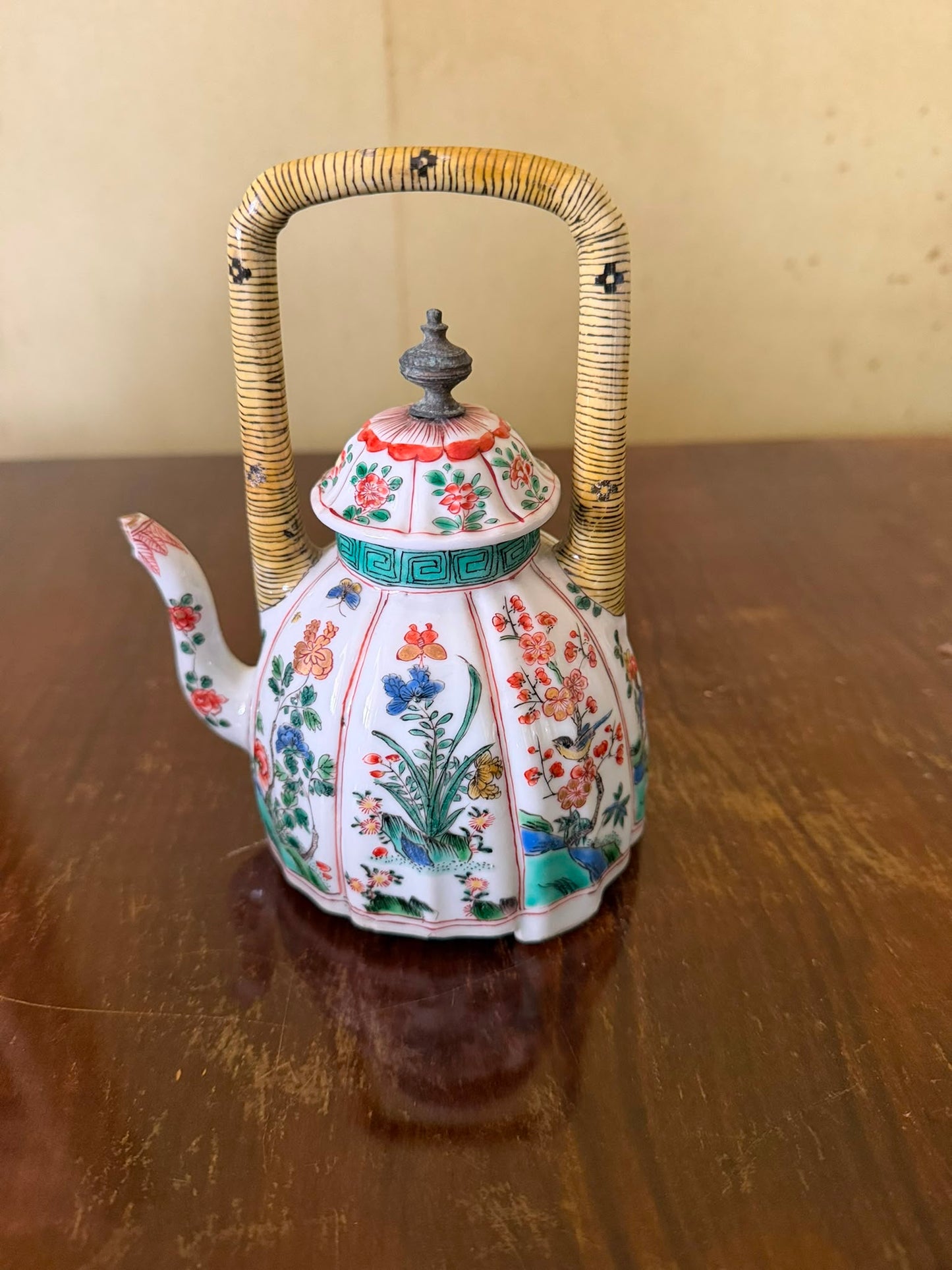 10 COLLECTABLE PIECES