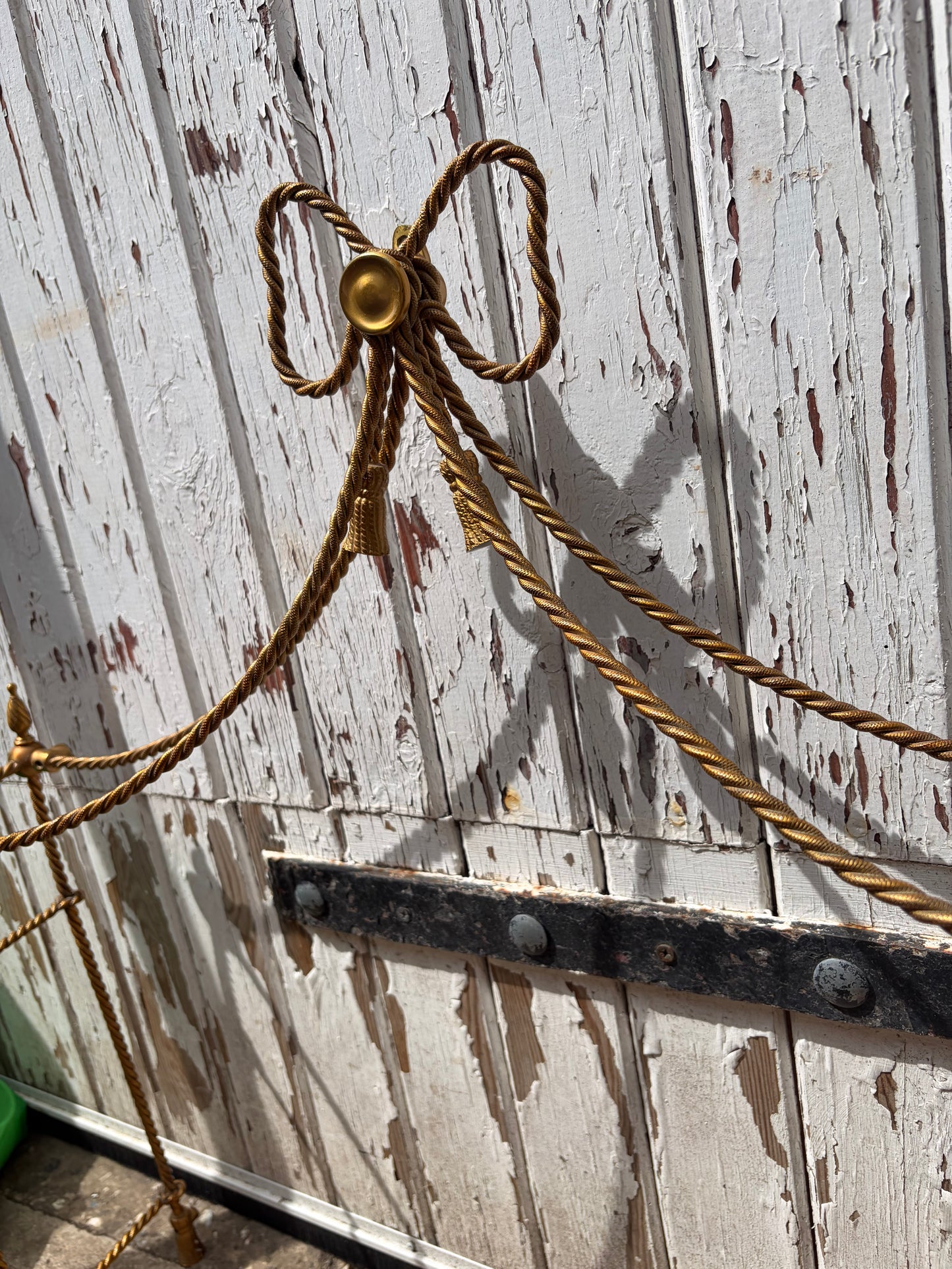 SET OF BRASS SHELVES