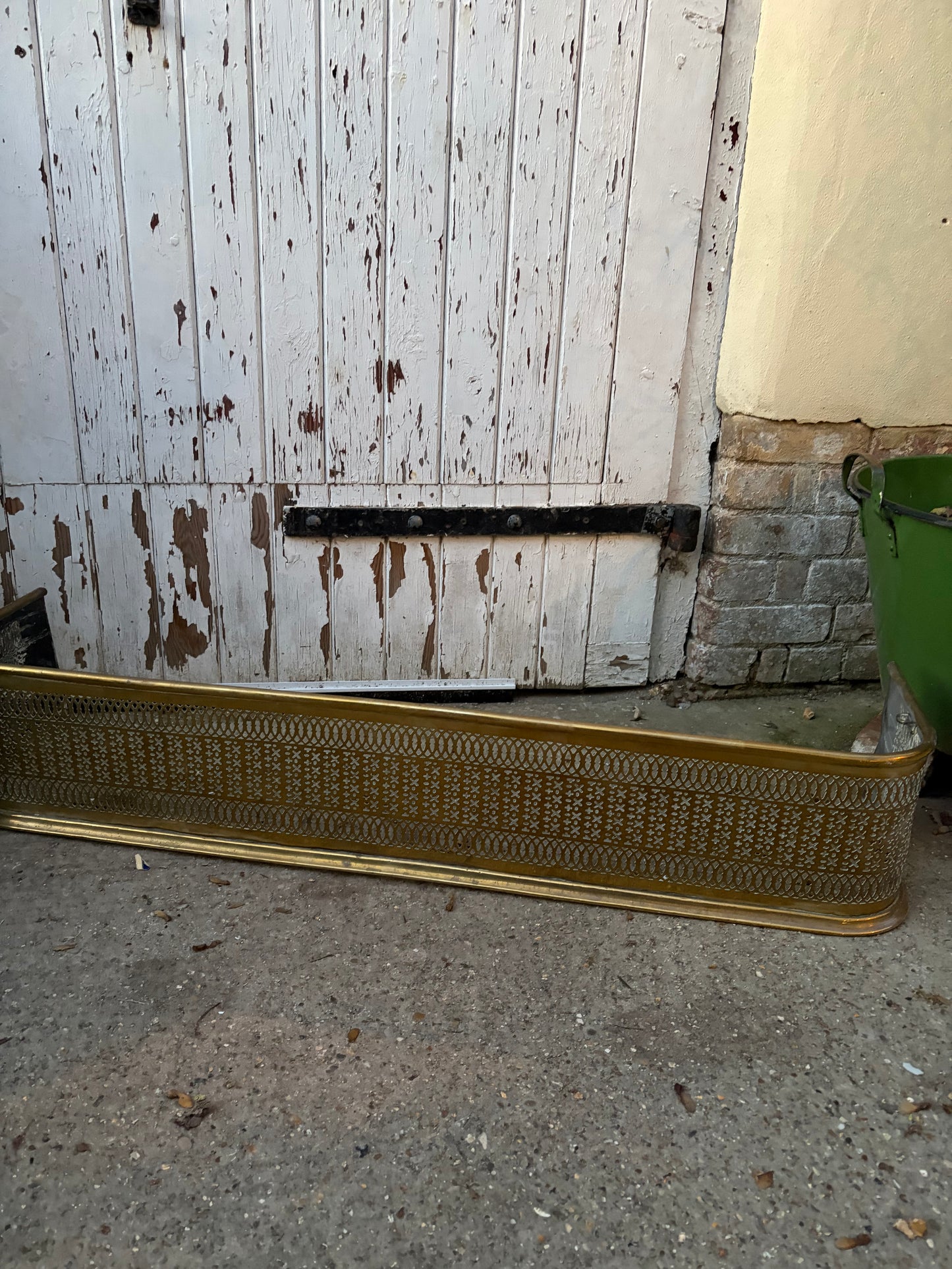 BRASS FIRE GUARD