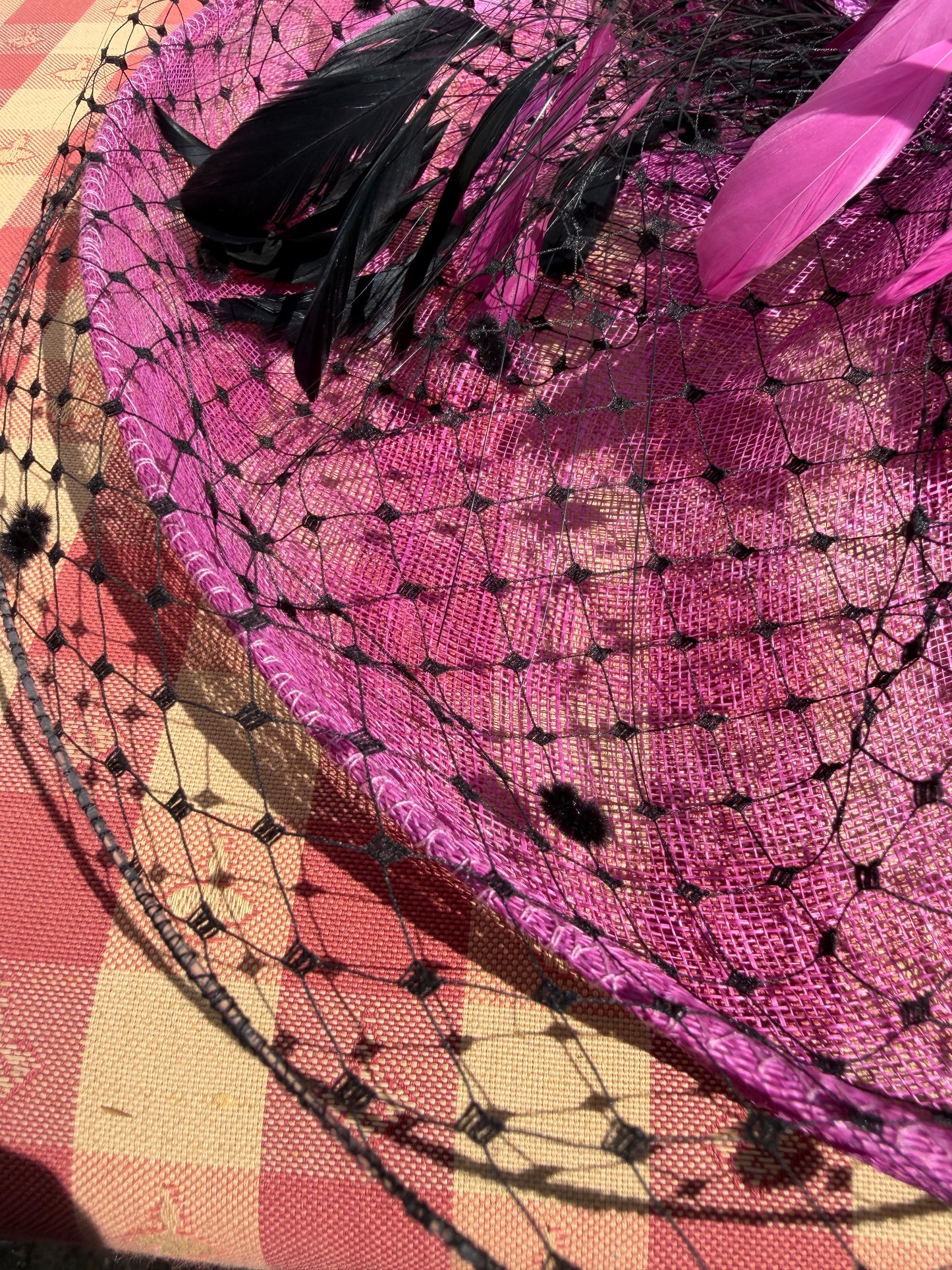 PINK HAT/FASCINATOR