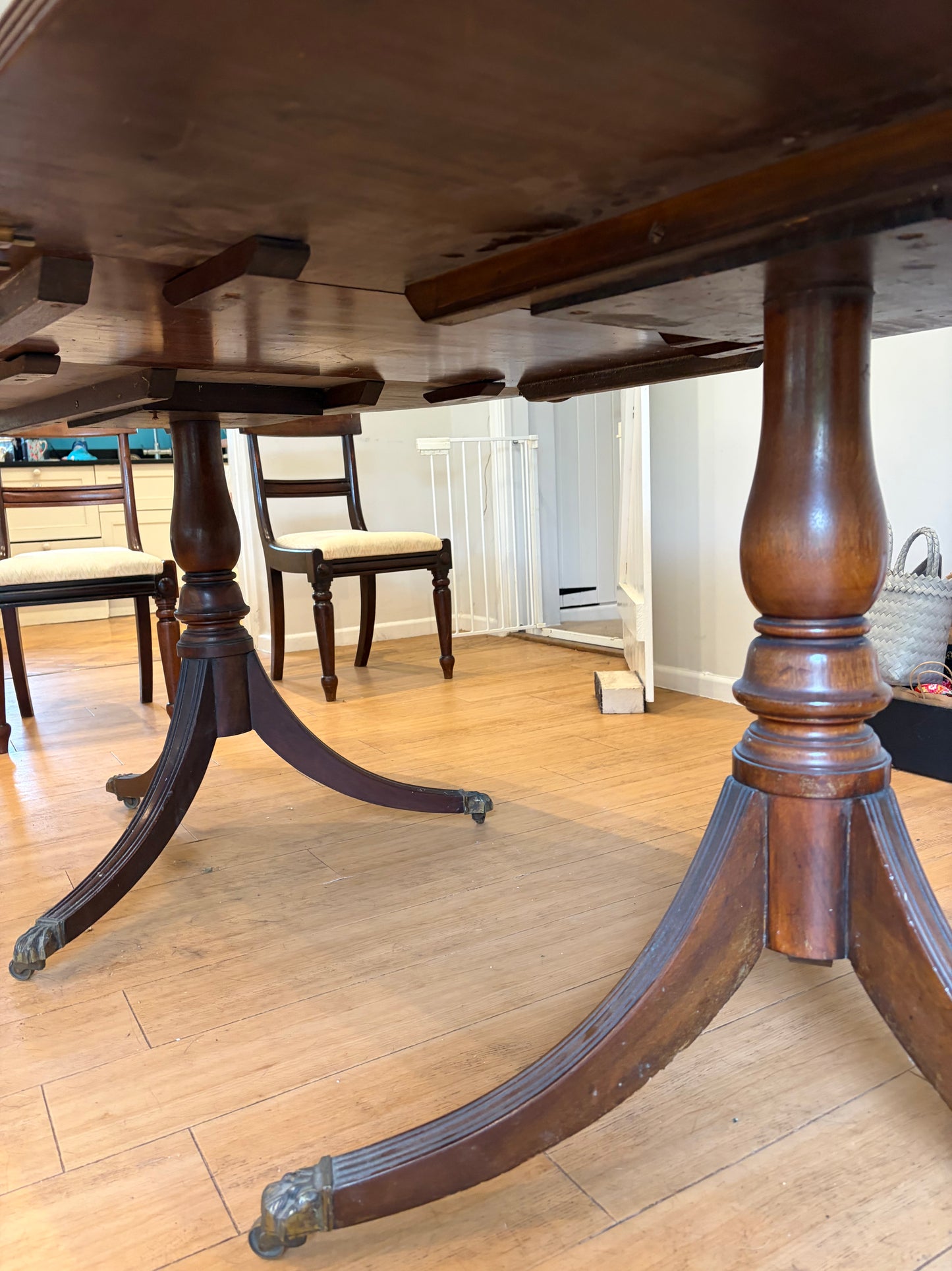 DINING ROOM TABLE