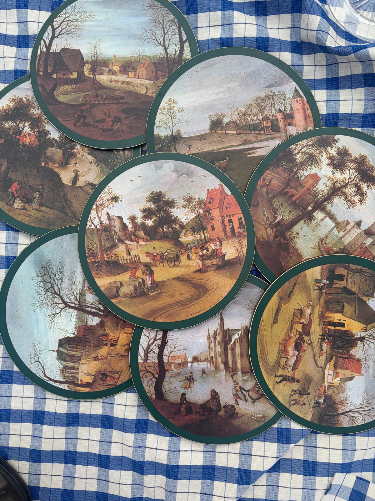 8 PLACEMATS