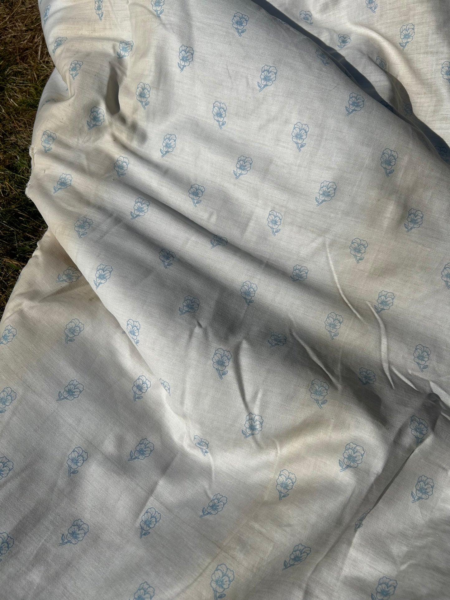 CURTAINS AND PELMET