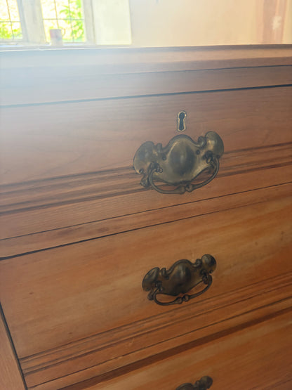 CHEST OF DRAWERS
